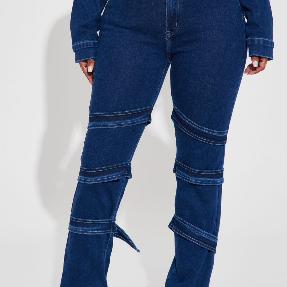 Stylish Blue Denim Crop Jacket and High-Waist Jeans Set - Picture 4 of 9